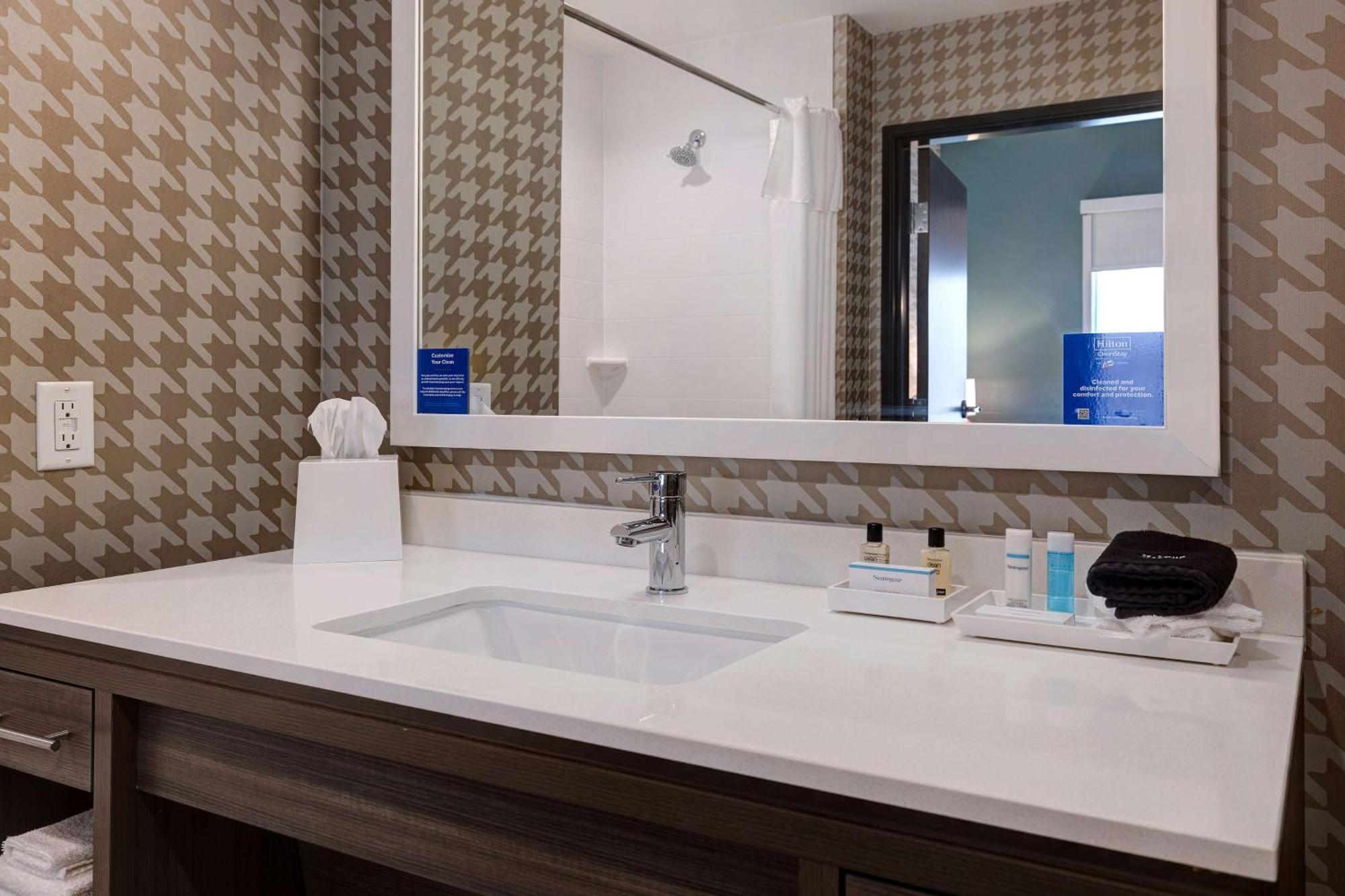 Home2 Suites By Hilton ДеКалб Екстериор снимка