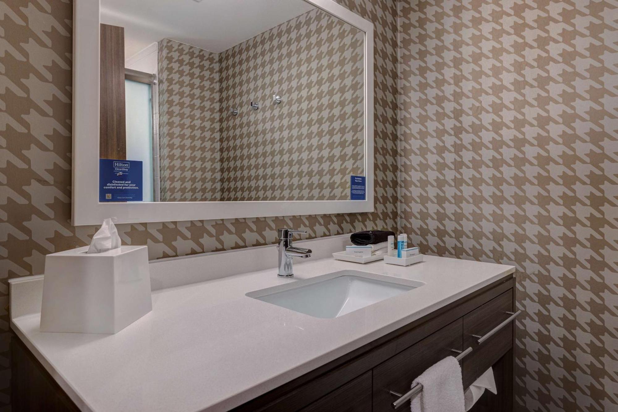 Home2 Suites By Hilton ДеКалб Екстериор снимка